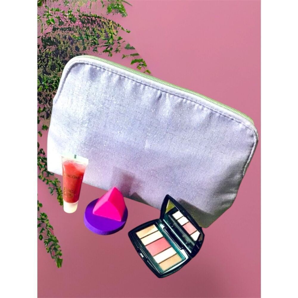 LANCÔME COSMETIC BAG WITH EYE SHADOW, JUICE LIPGLOSS AND COLORFUL SPONGE FACE